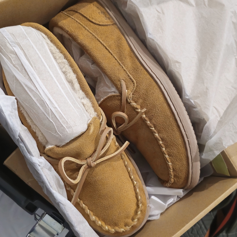 Men's moccasins